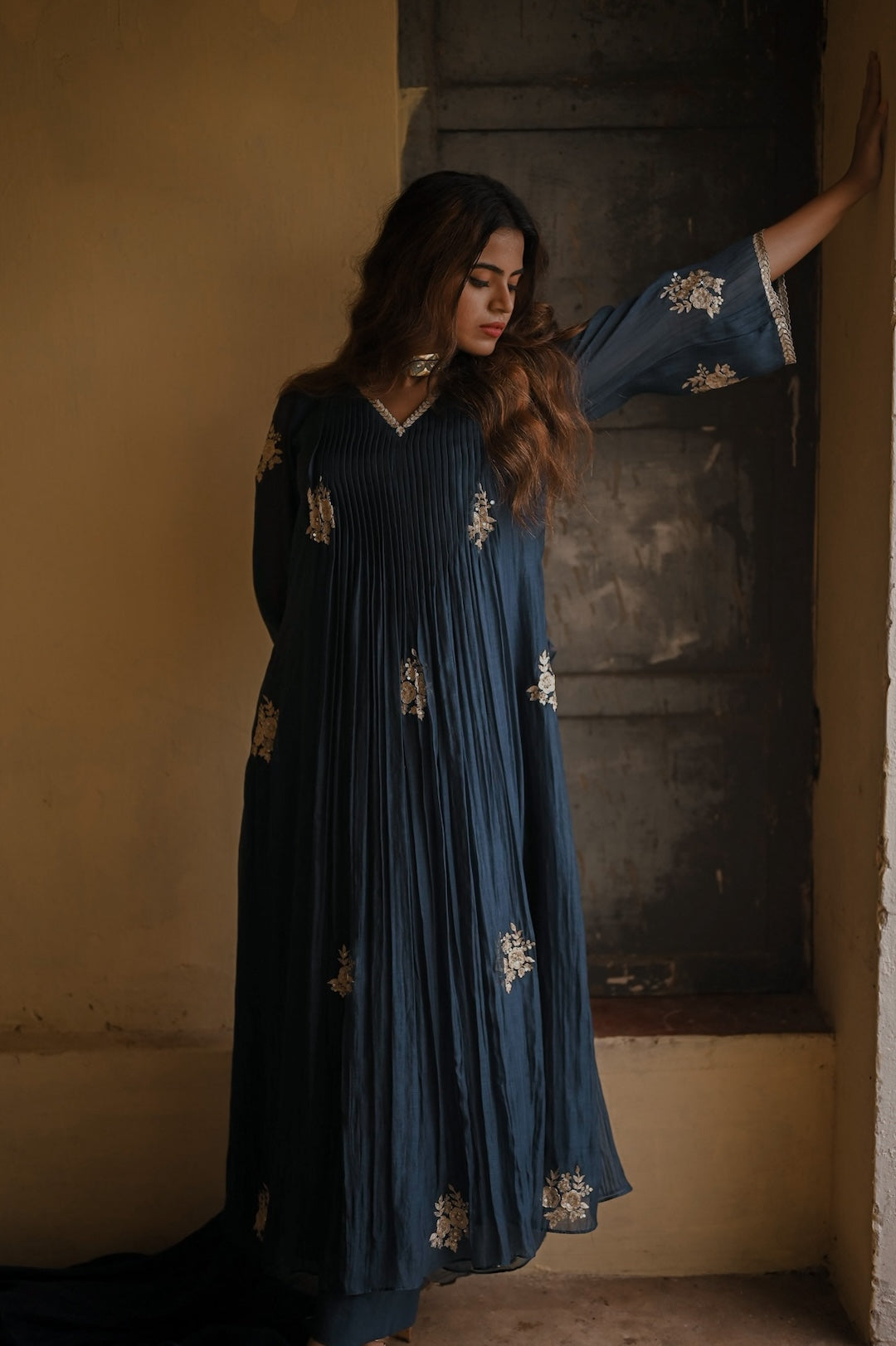 Ink Blue Floral Motif Kurta Set - Zuleiha