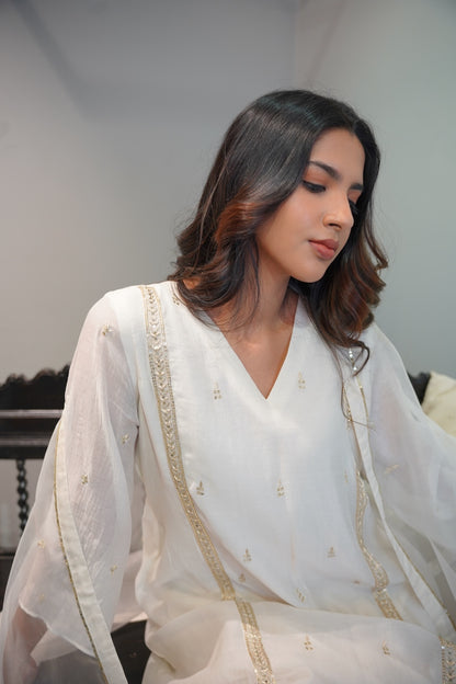 Off white Chanderi and Organza Kurta Set - Zuleiha