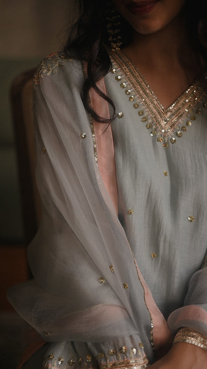Roohi blue and peach set - Zuleiha