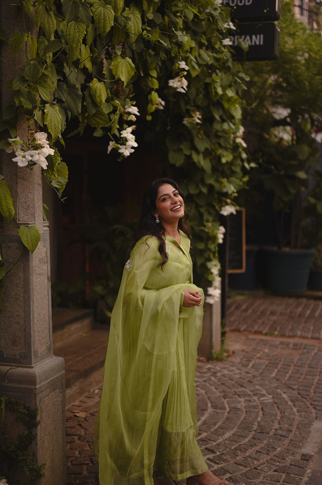 Sona Olickal in lemon green Chanderi and Organza Kurti Set