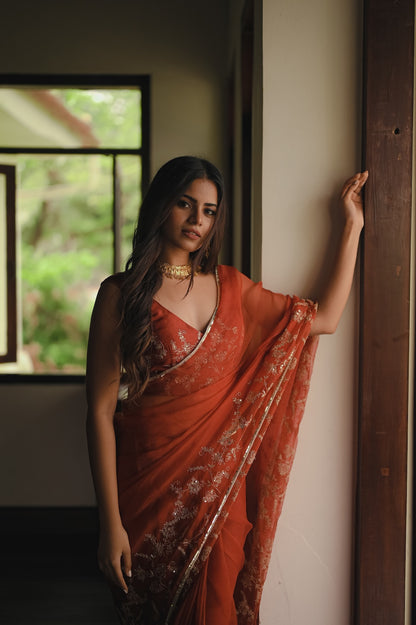 Begum Surkh Saree