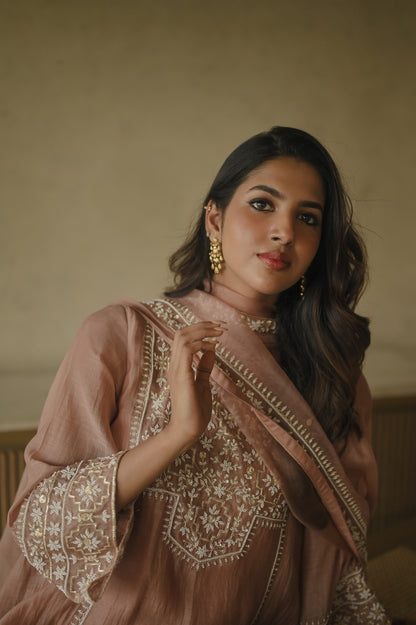 Sukoon Luxe Soft Gold Set - Zuleiha